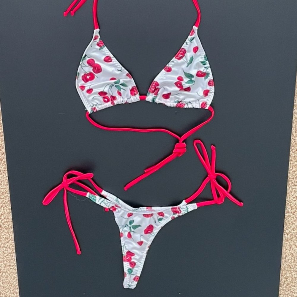 Cherry design bikini ~ NWOT